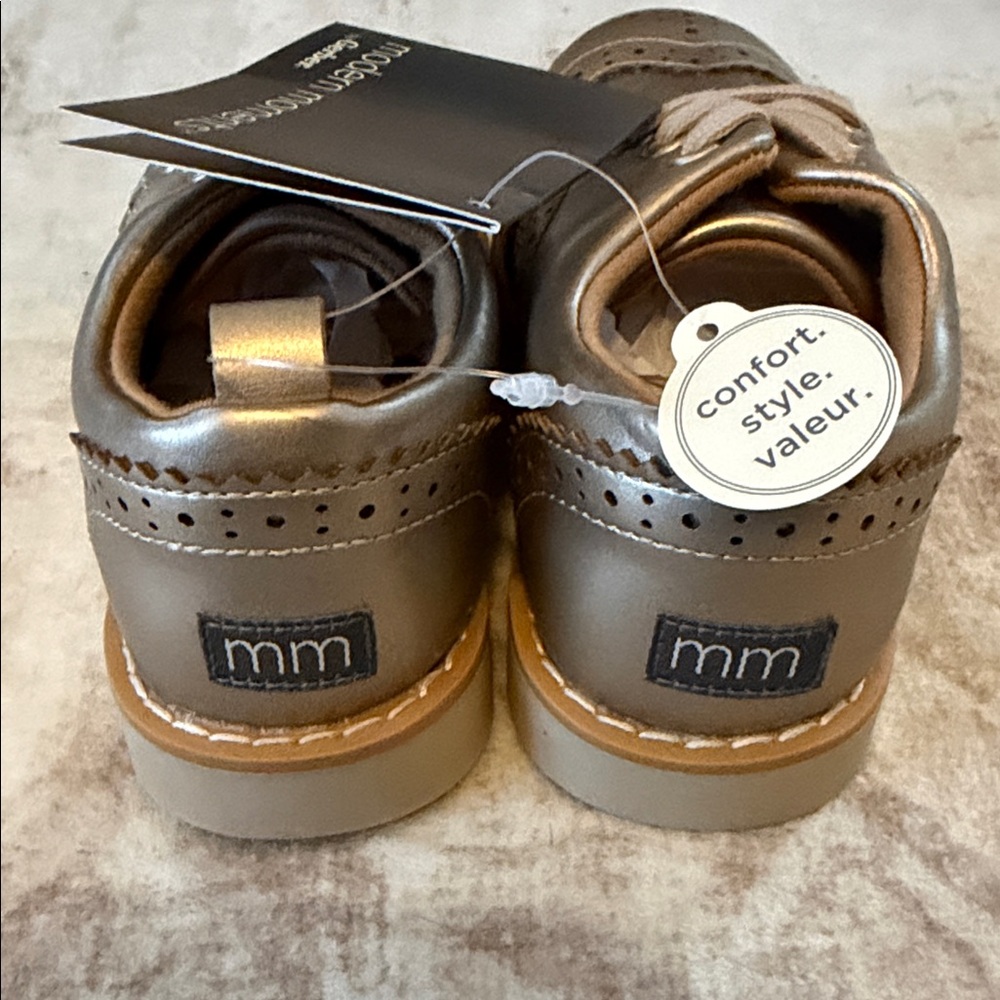 🆕 Gerber Metallic Gold Kids Dress Shoes - Picture 2 of 5